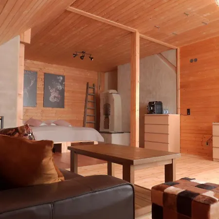 Lodge Susanna Neu Mit Netflix Traveller Awards 2025 Bruchweiler