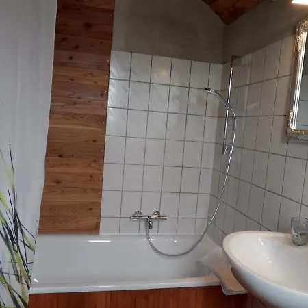 بيت خشبي Susanna Neu Mit Netflix Traveller Awards 2025 *