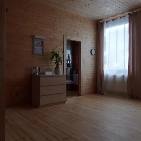 بيت خشبي Susanna Neu Mit Netflix Traveller Awards 2025 Bruchweiler