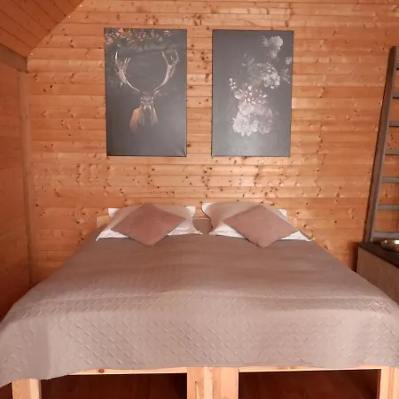 Susanna Neu Mit Netflix Traveller Awards 2025 Domek letniskowy Bruchweiler