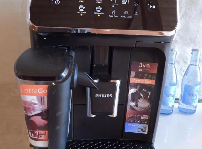 Susanna Neu Mit Netflix Traveller Awards 2025 אכסניה *